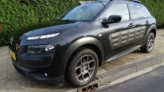 Zwart (metallic) Gebruikt 2016 Citroën C4 Shine SUV | € 8.950 (Eerlijke prijs)