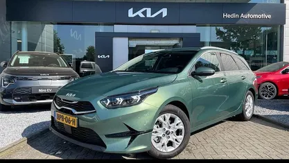 Gebruikt 2025 Kia Ceed Hatchback | € 26.495 (Eerlijke prijs)