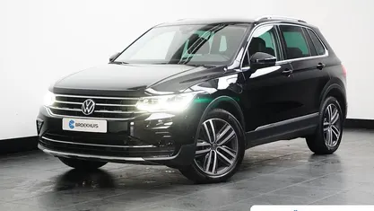 Zwart Gebruikt 2021 VW Tiguan Style SUV | € 27.845 (Goede deal)