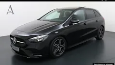 Zwart Gebruikt 2019 Mercedes B180 AMG MPV | € 26.950 (Eerlijke prijs)