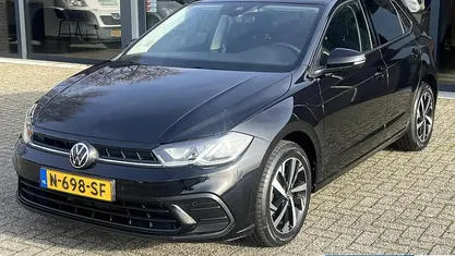 Zwart Gebruikt 2021 VW Polo Life Hatchback | € 17.250 (Eerlijke prijs)