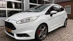 Wit Gebruikt 2014 Ford Fiesta ST Hatchback | € 11.950 (Eerlijke prijs)