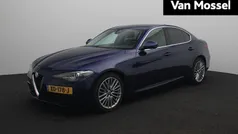 Blauw Gebruikt 2018 Alfa Romeo Giulia Super Sedan | € 21.995 (Eerlijke prijs)