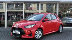 Gebruikt 2021 Toyota Yaris Hybrid Plus Hatchback | € 20.900 (Eerlijke prijs)