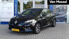 Zwart Gebruikt 2021 Renault Clio V Zen Hatchback | € 16.940 (Eerlijke prijs)
