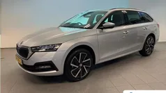 Grijs Gebruikt 2021 Skoda Octavia Business Line Stationwagen | € 23.990 (Eerlijke prijs)
