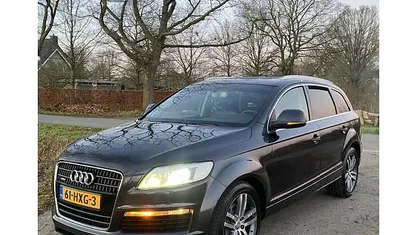 Grijs (metallic) Gebruikt 2005 Audi Q7 SUV | € 7.900 (Eerlijke prijs)