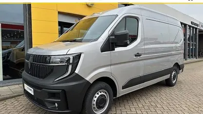 Zilver Occasion 2024 Renault Master Van | € 39.845 (Eerlijke prijs)