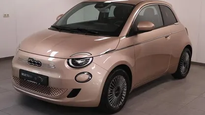 Rood Gebruikt 2023 Fiat 500e Icon Hatchback | € 18.499 (Eerlijke prijs)