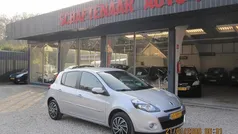 Grijs Gebruikt 2012 Renault Clio IV Authentique Hatchback | € 5.950 (Eerlijke prijs)