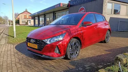 Rood Occasion 2020 Hyundai i20 Hatchback | € 14.950 (Eerlijke prijs)
