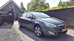 Grijs, metallic lak Gebruikt 2010 Opel Astra Edition Hatchback | € 3.245 (Eerlijke prijs)