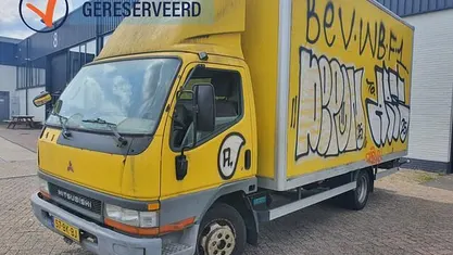Geel Occasion 2003 Mitsubishi Canter Van | € 3.750 (Eerlijke prijs)