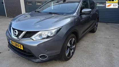 Grijs Gebruikt 2017 Nissan Qashqai N-Vision SUV | € 12.950 (Eerlijke prijs)