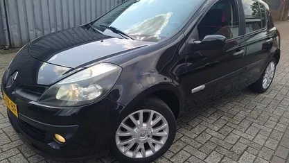 Zwart Gebruikt 2007 Renault Clio II Rip Curl Hatchback | € 1.499 (Eerlijke prijs)