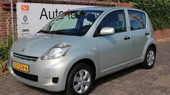 Beige, metallic lak Gebruikt 2008 Daihatsu Sirion Hatchback | € 5.950 (Eerlijke prijs)