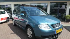 Groen, metallic lak Gebruikt 2003 VW Touran Trendline MPV | € 1.250 (Eerlijke prijs)