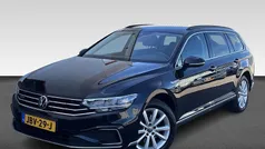 Zwart Gebruikt 2021 VW Passat Business Stationwagen | € 21.730 (Goede deal)