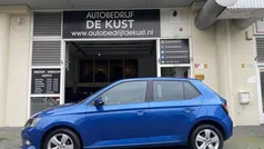 Blauw Gebruikt 2018 Skoda Fabia Hatchback | € 7.950 (Goede deal)