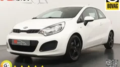 Wit Gebruikt 2013 Kia Rio Hatchback | € 6.945 (Eerlijke prijs)