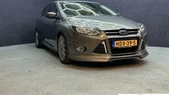 Bruin Gebruikt 2012 Ford Focus Titanium Sedan | € 7.950 (Eerlijke prijs)