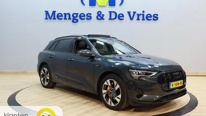 Grijs Occasion 2020 Audi e-tron Business SUV | € 29.190 (Eerlijke prijs)