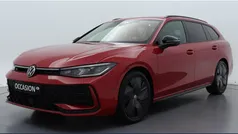 Rood Nieuw 2024 VW Passat Business Stationwagen | € 47.050 (Eerlijke prijs)