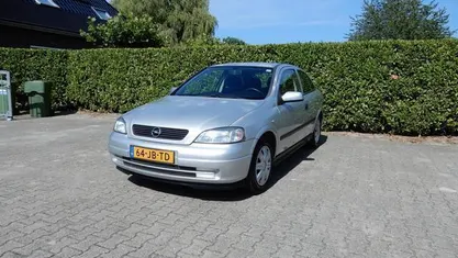 Occasion Opel Astra Edition 101 PK (74 kW) 2002 Grijs Hatchback