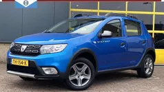 Blauw, metallic lak Gebruikt 2018 Dacia Sandero Stepway Hatchback | € 11.500 (Eerlijke prijs)