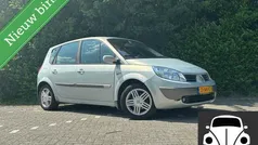 Grijs Gebruikt 2004 Renault Scénic II Dynamique MPV | € 1.499 (Eerlijke prijs)