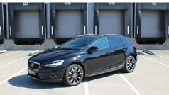Zwart Gebruikt 2018 Volvo V40 CC Dynamic Stationwagen | € 19.950 (Eerlijke prijs)