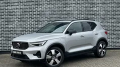 Grijs Gebruikt 2022 Volvo XC40 Plus SUV | € 35.694 (Eerlijke prijs)