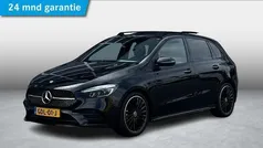 Zwart Nieuw 2024 Mercedes B180 AMG line MPV | € 45.950 (Super prijs)