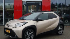 Beige Nieuw 2024 Toyota Aygo Envy Hatchback | € 23.900 (Eerlijke prijs)