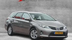 Bruin, metallic lak Gebruikt 2014 Toyota Auris Touring Sports Stationwagen | € 8.950 (Goede deal)