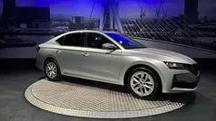 Grijs Gebruikt 2024 Skoda Octavia Business Line Hatchback | € 31.895 (Eerlijke prijs)
