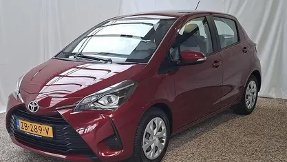 Rood Occasion 2019 Toyota Yaris Active Hatchback | € 16.495 (Eerlijke prijs)