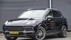 Zwart Gebruikt 2019 Porsche Cayenne Sport SUV | € 73.950 (Eerlijke prijs)
