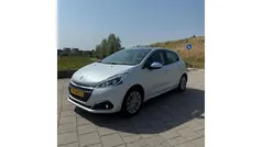 Wit Gebruikt 2016 Peugeot 208 Allure Hatchback | € 8.100 (Eerlijke prijs)
