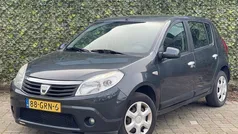 Grijs Gebruikt 2008 Dacia Sandero Lauréate Hatchback | € 2.350 (Eerlijke prijs)