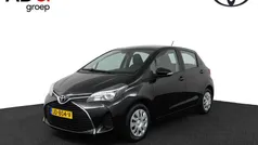 Zwart Gebruikt 2016 Toyota Yaris Hatchback | € 13.450 (Eerlijke prijs)