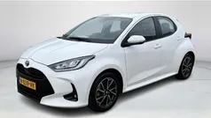 Wit Gebruikt 2022 Toyota Yaris Hybrid Hatchback | € 21.900 (Eerlijke prijs)