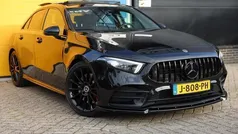 Zwart, metallic lak Gebruikt 2019 Mercedes A250 AMG Sedan | € 27.850 (Eerlijke prijs)