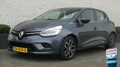 Grijs Gebruikt 2019 Renault Clio IV Intens Hatchback | € 10.900 (Eerlijke prijs)