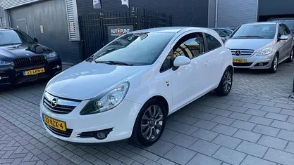 Occasion Opel Corsa Edition 101 PK (74 kW) 2010 Wit Hatchback