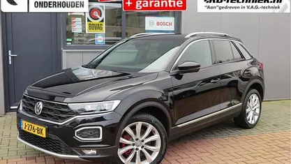 Zwart (metallic) Gebruikt 2020 VW T-Roc Sport SUV | € 25.749 (Eerlijke prijs)