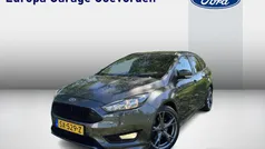 Grijs Gebruikt 2018 Ford Focus ST-Line Stationwagen | € 18.245 (Goede deal)