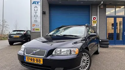 Blauw Gebruikt 2005 Volvo V70 Momentum Stationwagen | € 3.950 (Super prijs)
