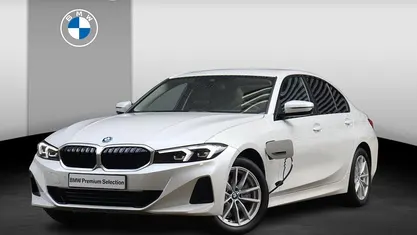 Occasion BMW 330e Comfort Edition 292 PK (214 kW) 2023 Wit (metallic) Sedan