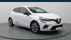 Wit Gebruikt 2020 Renault Clio V Zen Hatchback | € 17.490 (Eerlijke prijs)